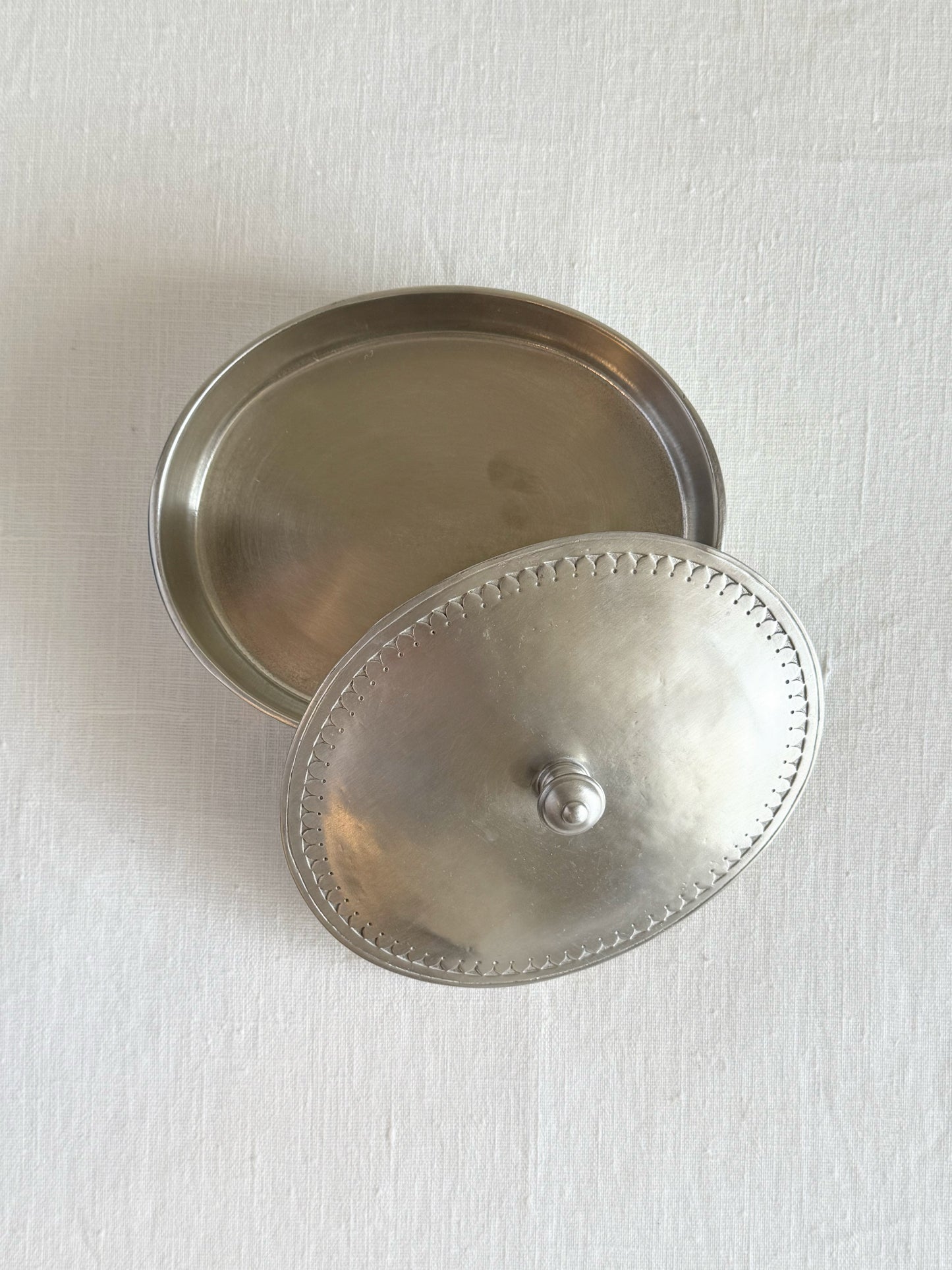 Oval Lidded Box, Large