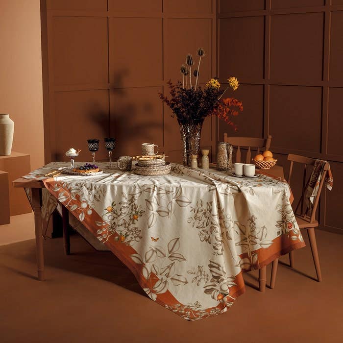 Mandarines Tablecloth 61x61