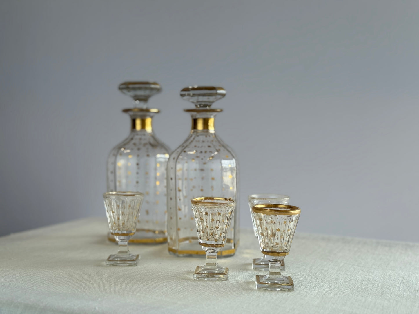 Star Bar Set - 2 Glass Decanters and 8 Cordials