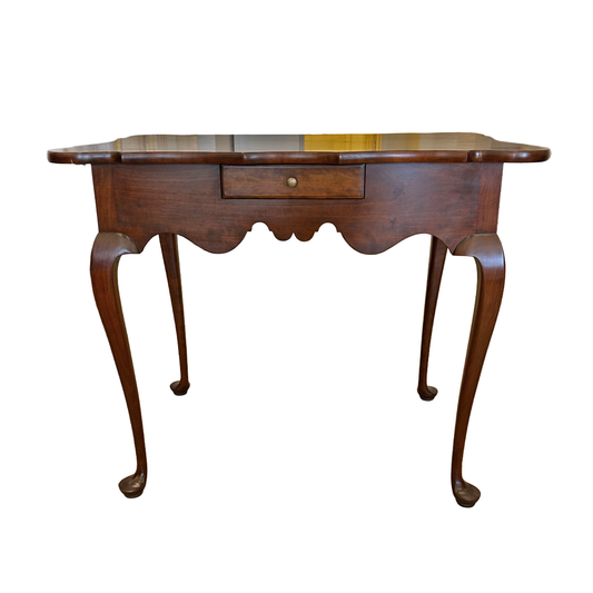 Queen Anne Scallop-Top Side Table