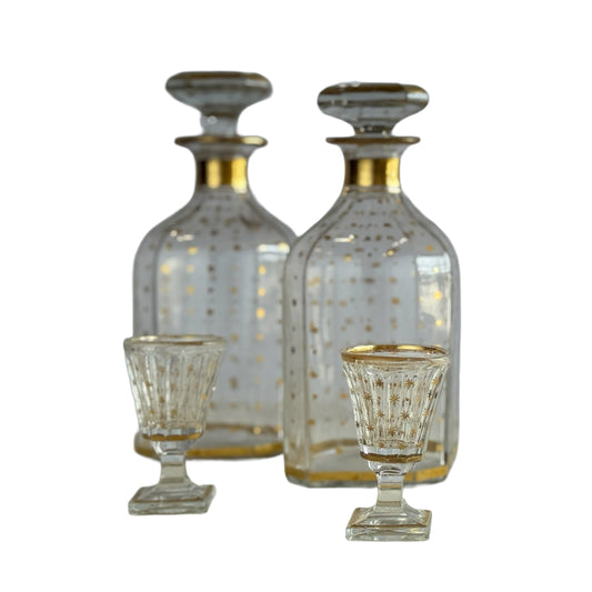 Star Bar Set - 2 Glass Decanters and 8 Cordials